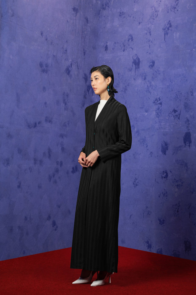 AT OFFICE - BLACK