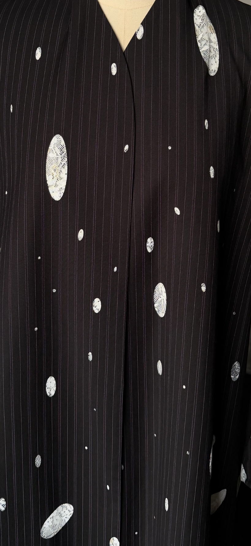 OVAL - BLACK